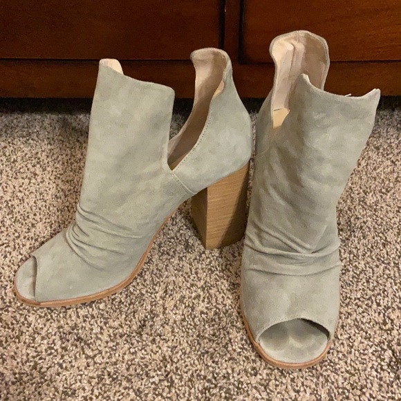 KRISTIN CAVALLARI LASH PEEP TOE BOOTIE - Picture 2 of 9